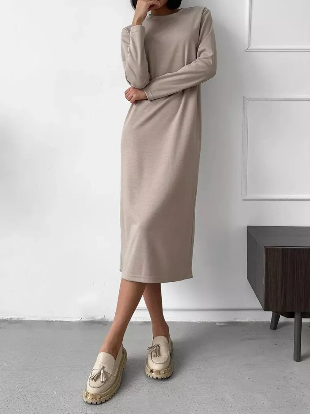Round Neck Long-Sleeve Midi Dress - Black